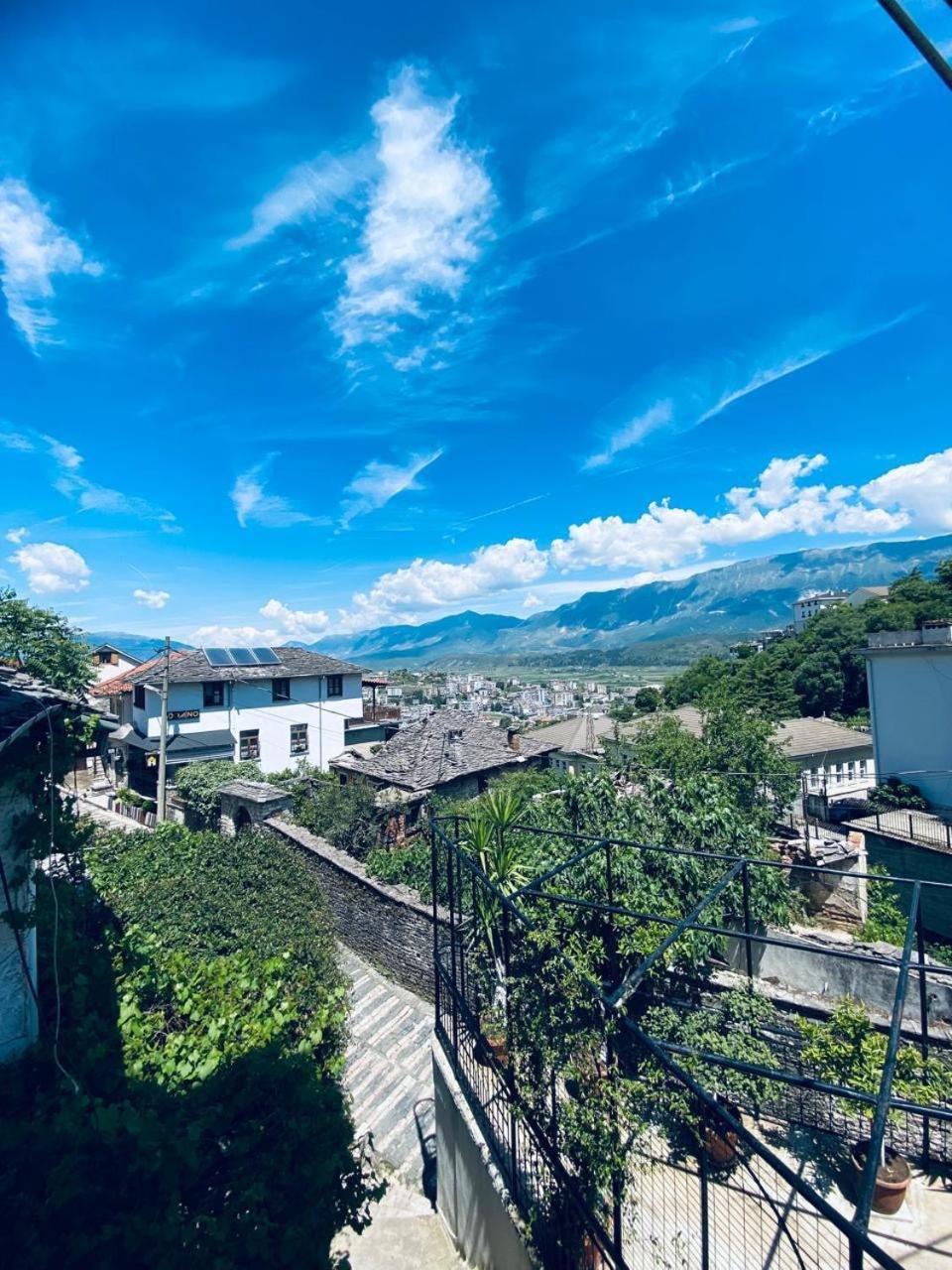 Hida Guest House ジロカストラ エクステリア 写真