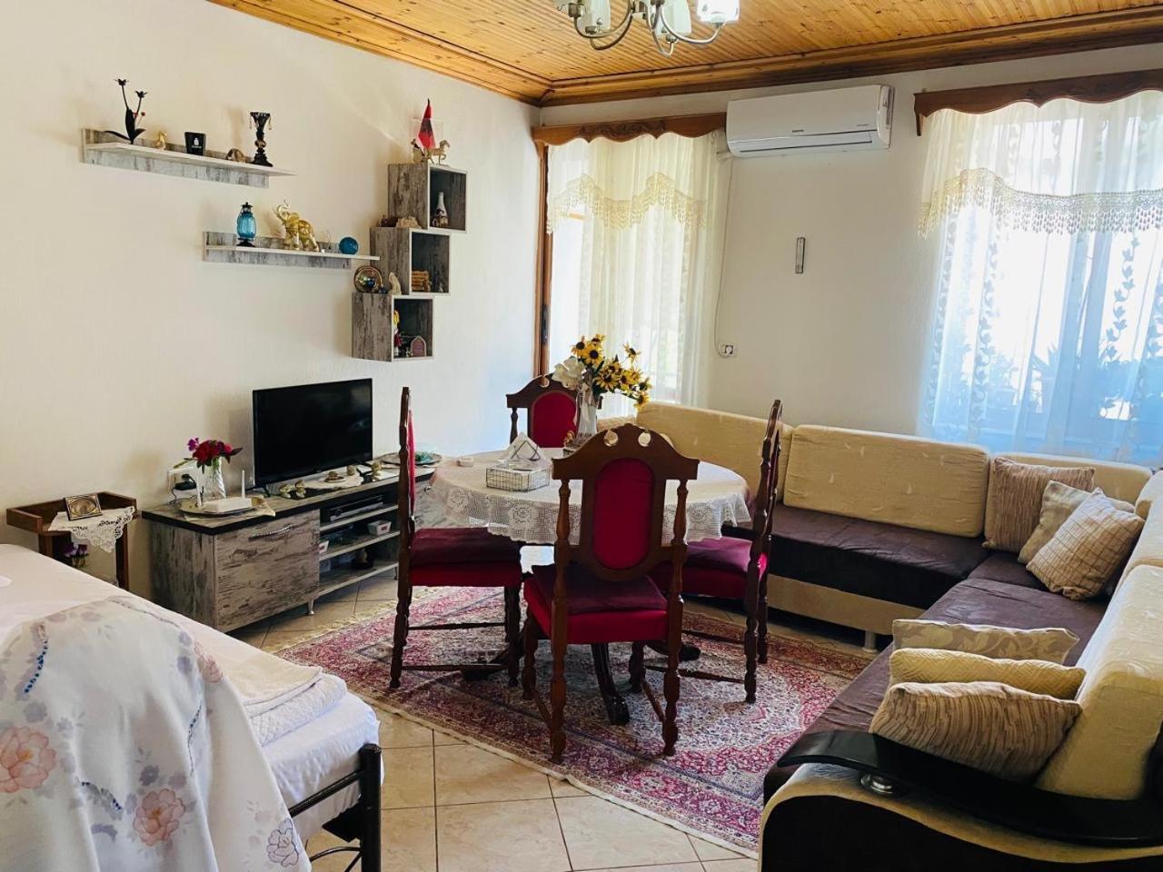 Hida Guest House ジロカストラ エクステリア 写真