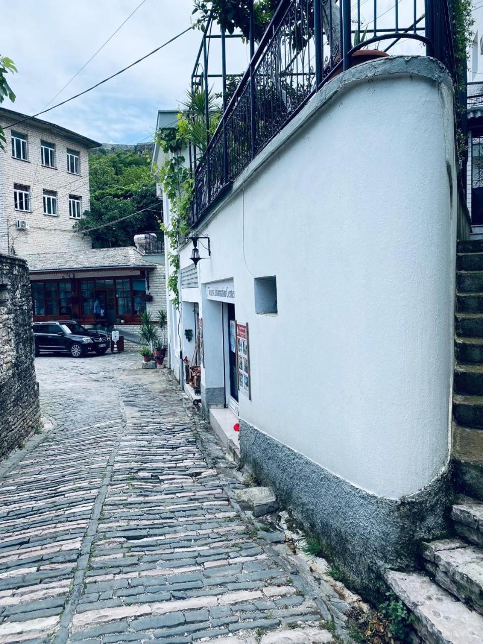 Hida Guest House ジロカストラ エクステリア 写真