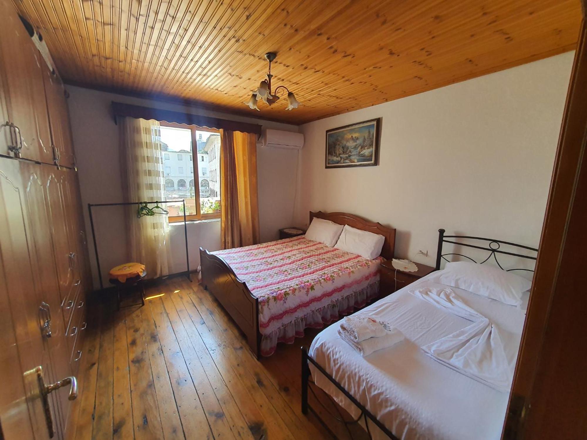 Hida Guest House ジロカストラ エクステリア 写真